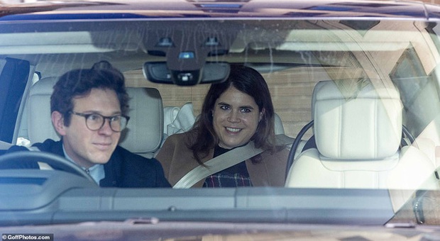 Công nương Kate được khen ngợi tinh tế trong lần lộ diện mới nhất trong khi em bé mới của Hoàng gia Anh xuất hiện theo cách đặc biệt - Ảnh 3.