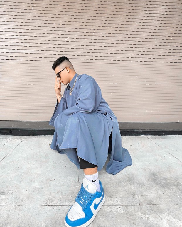 Tết Tân Sửu, cánh mày râu rộn ràng diện áo dài du xuân, vừa lưu giữ nét truyền thống mà trông vẫn chất lừ - Ảnh 10.