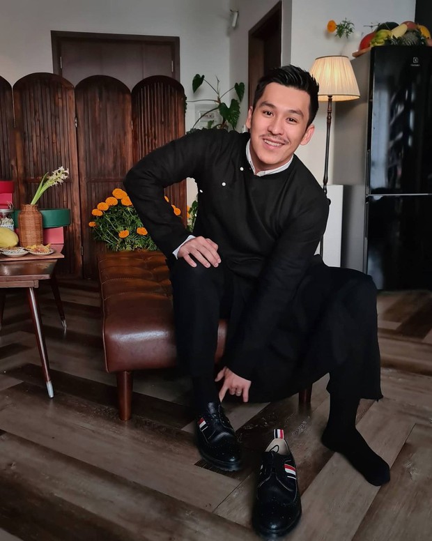 Tết Tân Sửu, cánh mày râu rộn ràng diện áo dài du xuân, vừa lưu giữ nét truyền thống mà trông vẫn chất lừ - Ảnh 12.