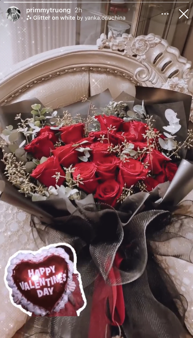 Hội FA đừng online vì loạt hot couple đang mở hội khoe quà Valentine: Người nửa trăm triệu, người cả rổ đồ hiệu! - Ảnh 3.