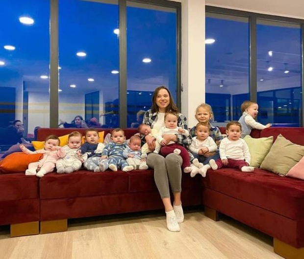 23 tuổi đã có 11 đứa con, người phụ nữ gây sốc về cách sinh được cả đàn con, kế hoạch tương lai còn choáng váng hơn - Ảnh 1. 23 tuổi đã có 11 đứa con, người phụ nữ gây sốc về cách sinh được cả đàn con, kế hoạch tương lai còn choáng váng hơn - Ảnh 1.