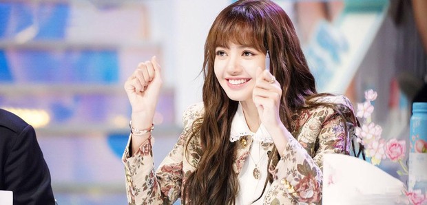 Lisa (BLACKPINK) lại phải xuất hiện online ở Thanh Xuân Có Bạn 3 do ảnh hưởng của dịch bệnh? - Ảnh 3.