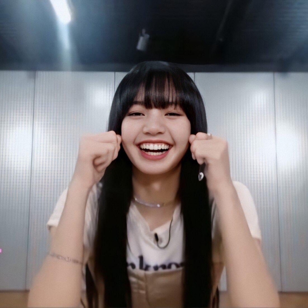 Lisa (BLACKPINK) lại phải xuất hiện online ở Thanh Xuân Có Bạn 3 do ảnh hưởng của dịch bệnh? - Ảnh 4.