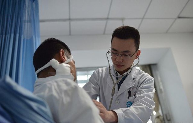 Cặp vợ chồng 57 tuổi bị nhồi máu não, bác sĩ chỉ mặt loại gia vị có mặt trong mọi gia đình chính là thủ phạm - Ảnh 1. Cặp vợ chồng 57 tuổi bị nhồi máu não, bác sĩ chỉ mặt loại gia vị có mặt trong mọi gia đình chính là thủ phạm - Ảnh 1.