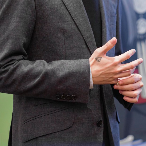 Dân mạng xuýt xoa bức ảnh Sếp nhà người ta Sơn Tùng M-TP lì xì nhân viên 5 triệu, nhưng thực tế số tiền còn lớn hơn? - Ảnh 3.