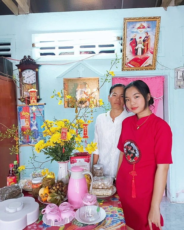 Thuý Kiều - trợ lý Ngọc Trinh lần đầu hé lộ gia cảnh ở quê, nhan sắc em gái gây chú ý - Ảnh 2. Thuý Kiều - trợ lý Ngọc Trinh lần đầu hé lộ gia cảnh ở quê, nhan sắc em gái gây chú ý - Ảnh 2.