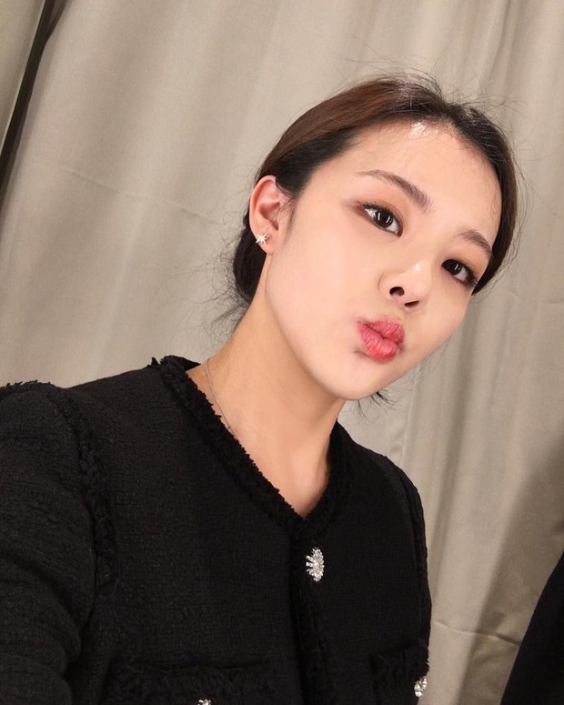 Hội nữ idol có chị em gái xinh như mộng: Chị Jisoo - Rosé (BLACKPINK) không kém minh tinh, em gái nữ thần lai YG gây bão - Ảnh 9. Hội nữ idol có chị em gái xinh như mộng: Chị Jisoo - Rosé (BLACKPINK) không kém minh tinh, em gái nữ thần lai YG gây bão - Ảnh 9.