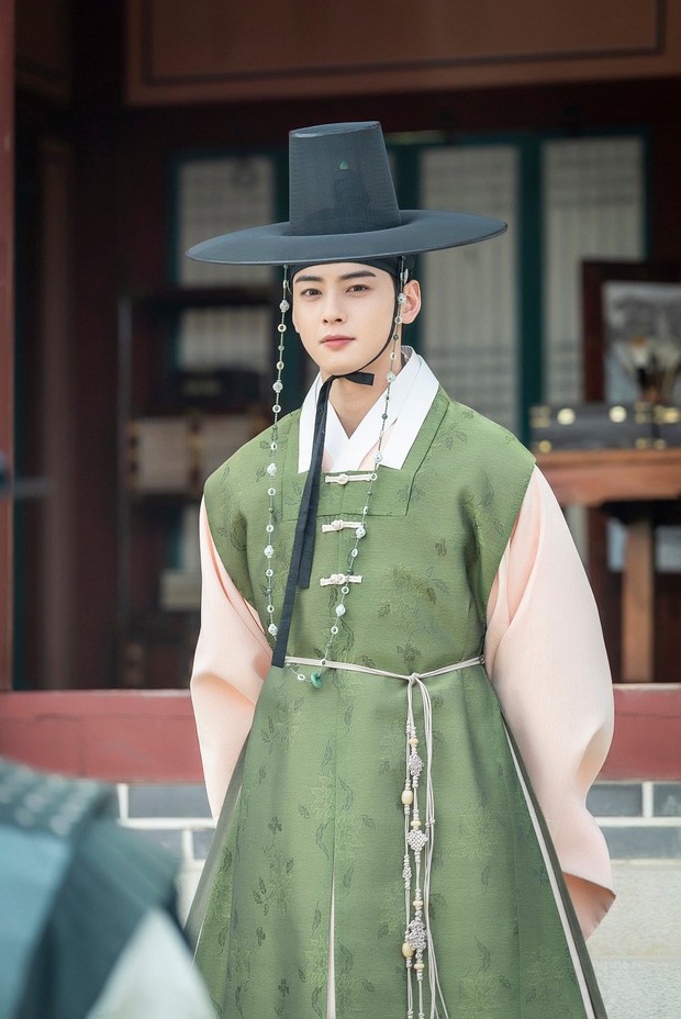 Cha Eun Woo bất ngờ làm cameo ở Mr. Queen ngoại truyện nhưng sao lại chuyển giới vậy ta? - Ảnh 3.