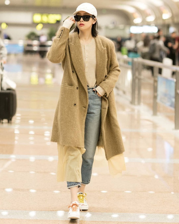 Tống Thiến sắp U40 tới nơi nhưng vẫn luôn trẻ trung nhờ 11 cách lên đồ siêu sành điệu, hack tuổi - Ảnh 1.