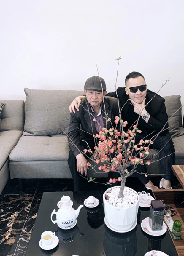 Vũ Khắc Tiệp hé lộ cơ ngơi xây cho bố mẹ ở quê nhà: Nhà 4 tầng hoành tráng, khác xa mái ngói đơn sơ ngày xưa - Ảnh 3. Vũ Khắc Tiệp hé lộ cơ ngơi xây cho bố mẹ ở quê nhà: Nhà 4 tầng hoành tráng, khác xa mái ngói đơn sơ ngày xưa - Ảnh 3.
