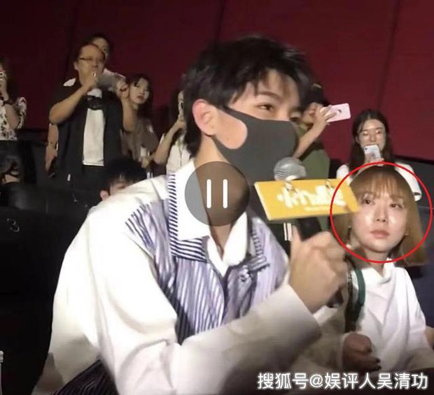 Fan đòi tự tử khi Vương Tuấn Khải cùng người đại diện liên tục bị nghi ngờ có mối quan hệ mập mờ - Ảnh 5. Fan đòi tự tử khi Vương Tuấn Khải cùng người đại diện liên tục bị nghi ngờ có mối quan hệ mập mờ - Ảnh 5.