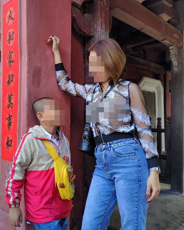 Người phụ nữ mặc đồ xuyên thấu, chụp ảnh phản cảm ở Chùa Cầu, Trưởng phòng Văn hóa và Thông tin TP. Hội An yêu cầu xác minh làm rõ - Ảnh 2. Người phụ nữ mặc đồ xuyên thấu, chụp ảnh phản cảm ở Chùa Cầu, Trưởng phòng Văn hóa và Thông tin TP. Hội An yêu cầu xác minh làm rõ - Ảnh 2.