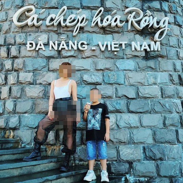 Người phụ nữ mặc đồ xuyên thấu, chụp ảnh phản cảm ở Chùa Cầu, Trưởng phòng Văn hóa và Thông tin TP. Hội An yêu cầu xác minh làm rõ - Ảnh 4. Người phụ nữ mặc đồ xuyên thấu, chụp ảnh phản cảm ở Chùa Cầu, Trưởng phòng Văn hóa và Thông tin TP. Hội An yêu cầu xác minh làm rõ - Ảnh 4.