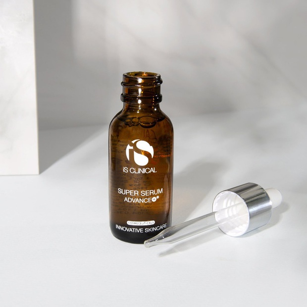 Review 5 lọ serum Vitamin C đỉnh cao, cô nàng này khiến dân tình choáng với bàn skincare toàn mùi tiền - Ảnh 5. Review 5 lọ serum Vitamin C đỉnh cao, cô nàng này khiến dân tình choáng với bàn skincare toàn mùi tiền - Ảnh 5.