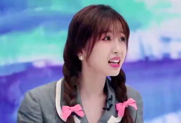 Thanh Xuân Có Bạn 3: Ngu Thư Hân bấn loạn khi được trao đổi số điện thoại với Lisa (BLACKPINK) - Ảnh 1.