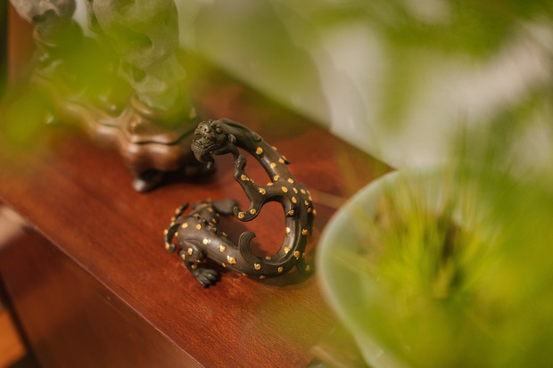 Ngôi nhà được cải tạo theo phong cách Viên lâm Á Đông: Ít đồ đạc, ít trang trí và ít màu sắc, sáng thoáng đặt làm đầu - Ảnh 3.