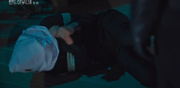 Penthouse 2 mở màn đỉnh cao: Seo Jin lăn giường với chồng cũ, bạo lực dồn dập xứng danh 19+ - Ảnh 3.