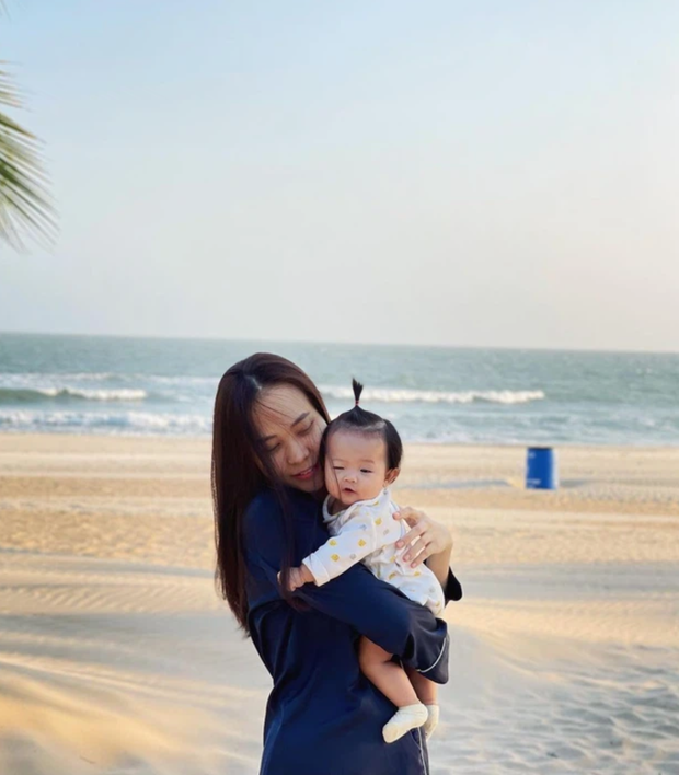 Ảnh Cường Đô La - Đàm Thu Trang đăng khác một trời một vực, khuyết điểm mẹ bỉm lộ rõ nếu không làm việc này - Ảnh 3. Ảnh Cường Đô La - Đàm Thu Trang đăng khác một trời một vực, khuyết điểm mẹ bỉm lộ rõ nếu không làm việc này - Ảnh 3.