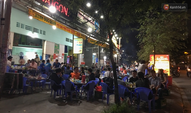 Quán nhậu ở TP. Thủ Đức, beer club trên “phố nhậu” Phạm Văn Đồng vẫn chật kín khách trong cao điểm phòng dịch Covid-19 - Ảnh 16. Quán nhậu ở TP. Thủ Đức, beer club trên “phố nhậu” Phạm Văn Đồng vẫn chật kín khách trong cao điểm phòng dịch Covid-19 - Ảnh 16.