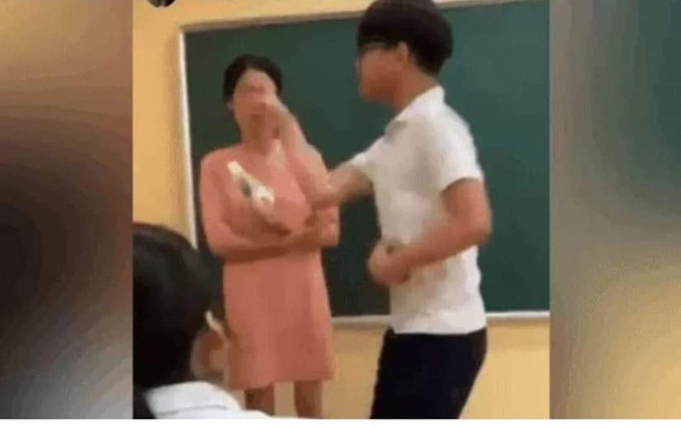 Clip nam sinh tát cô giáo: Sự việc có thật, xảy ra ở Hà Nội tháng 5/2020 - Ảnh 1. Clip nam sinh tát cô giáo: Sự việc có thật, xảy ra ở Hà Nội tháng 5/2020 - Ảnh 1.