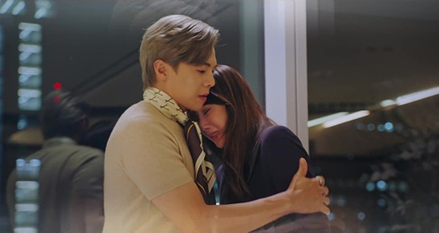 7 chuyện tình trai trẻ lái gái già nức tiếng phim Châu Á: Hot nhất là Lee Ji Ah và đại gia Penthouse còn gì! - Ảnh 6.