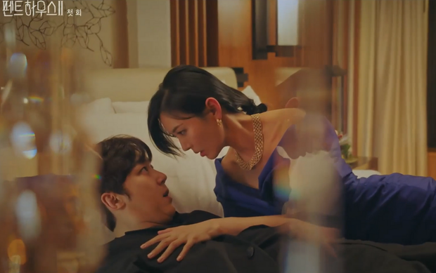 3 cảnh cộp mác 19+ ở Penthouse 2: Bạo lực học đường, lăn giường và mất mạng đều có đủ! - Ảnh 2. 3 cảnh cộp mác 19+ ở Penthouse 2: Bạo lực học đường, lăn giường và mất mạng đều có đủ! - Ảnh 2.