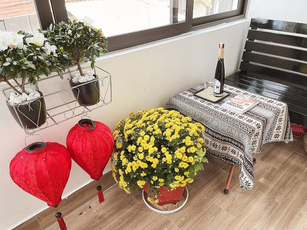 Mẹ đơn thân tự tay trang trí nhà dịp Tết cực đảm và khéo nhưng độ cưng xỉu của cô con gái mới giật spotlight - Ảnh 12. Mẹ đơn thân tự tay trang trí nhà dịp Tết cực đảm và khéo nhưng độ cưng xỉu của cô con gái mới giật spotlight - Ảnh 12.