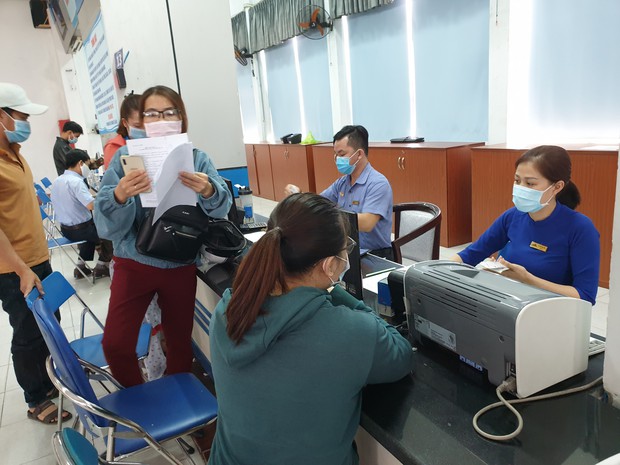 Hàng trăm hành khách đến ga Sài Gòn trả vé: Mặc dù nhớ người thân, nhưng tôi chấp nhận hoãn về quê ăn Tết để phòng dịch Covid-19 - Ảnh 10.