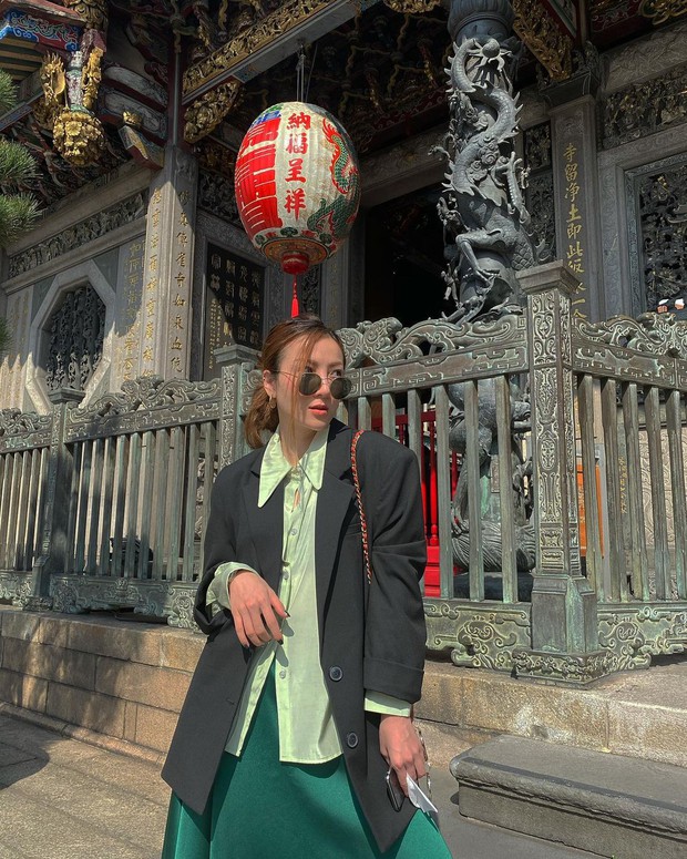 Instagram look của sao Việt tuần qua: Xoài Non khoe body cực mê, Lan Ngọc sexy chẳng thua miếng nào - Ảnh 12.