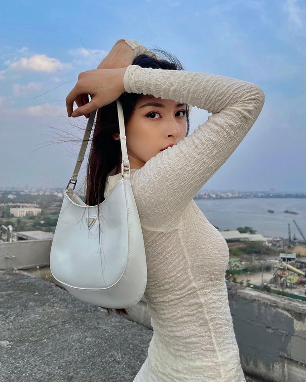 Instagram look của sao Việt tuần qua: Xoài Non khoe body cực mê, Lan Ngọc sexy chẳng thua miếng nào - Ảnh 1.
