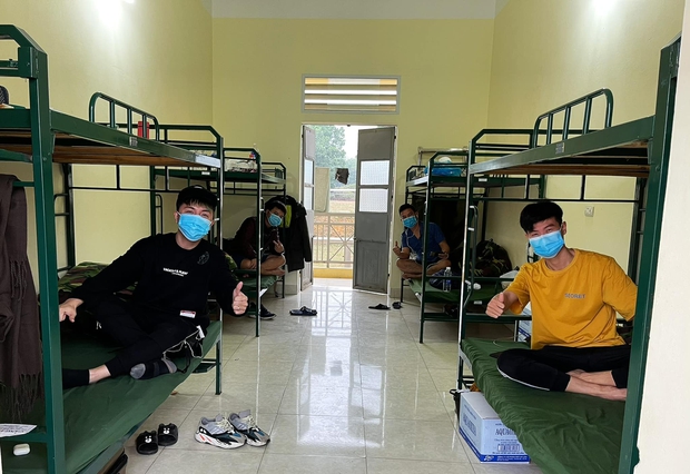 Minh Vương nhận kết quả âm tính lần 1 với Covid-19, tiết lộ tình trạng sức khoẻ và cảm xúc hiện tại sau 3 ngày cách ly tập trung - Ảnh 4. Minh Vương nhận kết quả âm tính lần 1 với Covid-19, tiết lộ tình trạng sức khoẻ và cảm xúc hiện tại sau 3 ngày cách ly tập trung - Ảnh 4.