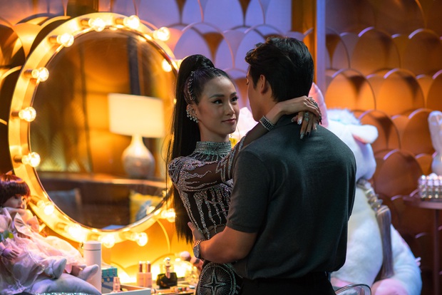 Trúc Anh tay ôm búp bê bùa ngải đậm chất Kẻ hủy diệt, mắt thì đằng đằng sát khí ở poster Thiên Thần Hộ Mệnh - Ảnh 7.