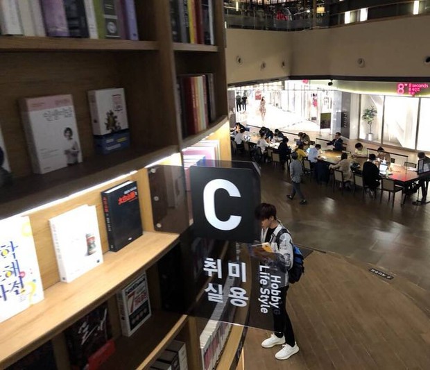 Center tin đồn của Thanh Xuân Có Bạn 3: Cựu thí sinh Produce X 101, được Lisa theo dõi và trầm trồ khi biểu diễn - Ảnh 7. Center tin đồn của Thanh Xuân Có Bạn 3: Cựu thí sinh Produce X 101, được Lisa theo dõi và trầm trồ khi biểu diễn - Ảnh 7.