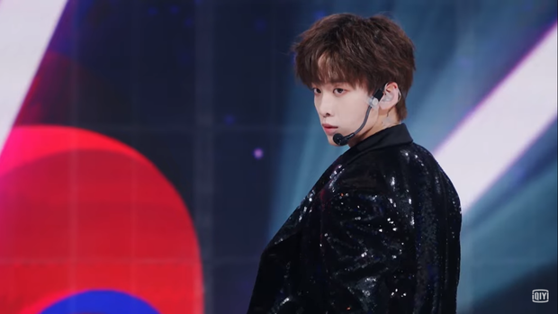Center tin đồn của Thanh Xuân Có Bạn 3: Cựu thí sinh Produce X 101, được Lisa theo dõi và trầm trồ khi biểu diễn - Ảnh 11. Center tin đồn của Thanh Xuân Có Bạn 3: Cựu thí sinh Produce X 101, được Lisa theo dõi và trầm trồ khi biểu diễn - Ảnh 11.