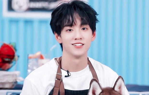 Center tin đồn của Thanh Xuân Có Bạn 3: Cựu thí sinh Produce X 101, được Lisa theo dõi và trầm trồ khi biểu diễn - Ảnh 2. Center tin đồn của Thanh Xuân Có Bạn 3: Cựu thí sinh Produce X 101, được Lisa theo dõi và trầm trồ khi biểu diễn - Ảnh 2.