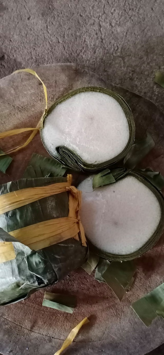 Lời nguyền khui kẹo bánh Tết ám sang cả bánh tét: Khổ chủ tức lồng ngực khi bóc 2 đòn bánh, từ trong ra ngoài chỉ 1 màu trắng của gạo, nhân đỗ thịt ở đâu thì không biết! - Ảnh 1.