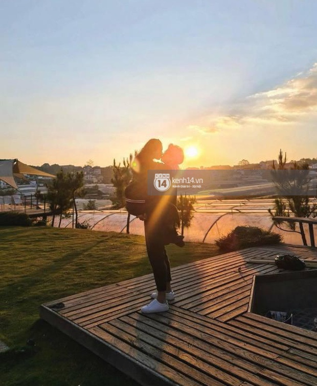 Xỉu ngang với màn đối đáp tình tứ của Huy Trần và Ngô Thanh Vân: Chàng thì yêu đời, còn nàng yêu ai không nói cũng hiểu! - Ảnh 3.