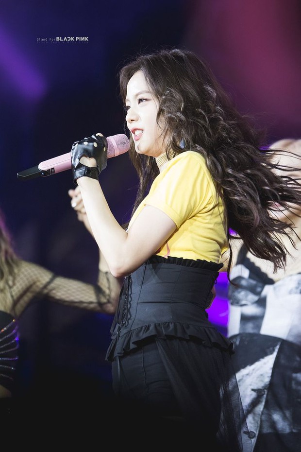 Trong khi sao khác bị la ó, BLACKPINK lại được khen tới tấp khi theo trend diện nội y: Chẳng phô phang mà sang vô cùng! - Ảnh 9.