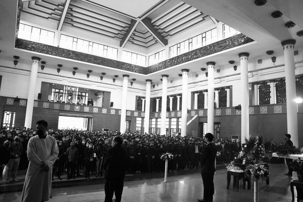 Tang lễ cố NSND Hoàng Dũng: NS Xuân Bắc - Huỳnh Anh cùng dàn nghệ sĩ đến tiễn biệt, linh cữu được đưa đi an táng - Ảnh 12. Tang lễ cố NSND Hoàng Dũng: NS Xuân Bắc - Huỳnh Anh cùng dàn nghệ sĩ đến tiễn biệt, linh cữu được đưa đi an táng - Ảnh 12.