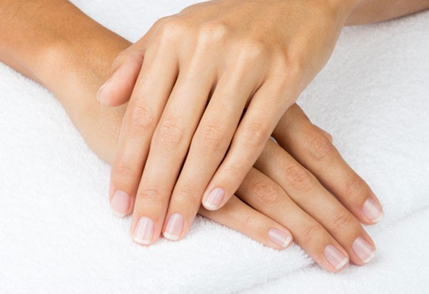 Chỉ cần nhìn hình dạng móng tay, thấy ngay nhiều điều bất ngờ về tính cách của bạn! - Ảnh 1. Chỉ cần nhìn hình dạng móng tay, thấy ngay nhiều điều bất ngờ về tính cách của bạn! - Ảnh 1.