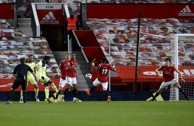 Marcus Rashford tỏa sáng giúp MU hạ Newcastle và nuôi hy vọng bám đuổi Man City - Ảnh 3. Marcus Rashford tỏa sáng giúp MU hạ Newcastle và nuôi hy vọng bám đuổi Man City - Ảnh 3.