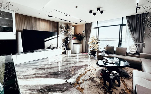 Vợ chồng trẻ đổi nhà đến lần thứ 5, căn hộ mới nhất trị giá 4 tỷ, nhìn view hồ Tây là biết vị trí cực đắc địa - Ảnh 1. Vợ chồng trẻ đổi nhà đến lần thứ 5, căn hộ mới nhất trị giá 4 tỷ, nhìn view hồ Tây là biết vị trí cực đắc địa - Ảnh 1.