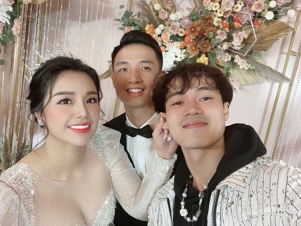 Vợ Bùi Tiến Dũng lì xì Văn Toàn kèm lời chúc sớm tìm được ý trung nhân vào thứ 2 ngày 22/2 - Ảnh 2. Vợ Bùi Tiến Dũng lì xì Văn Toàn kèm lời chúc sớm tìm được ý trung nhân vào thứ 2 ngày 22/2 - Ảnh 2.
