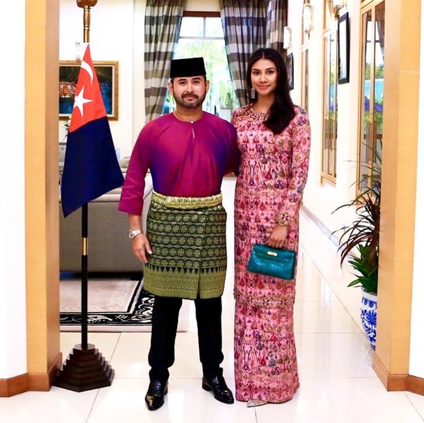 Thái tử phi vạn người mê của Malaysia: Nhan sắc khiến ai cũng xao xuyến cùng câu chuyện cổ tích yêu em từ cái nhìn đầu tiên - Ảnh 6. Thái tử phi vạn người mê của Malaysia: Nhan sắc khiến ai cũng xao xuyến cùng câu chuyện cổ tích yêu em từ cái nhìn đầu tiên - Ảnh 6.
