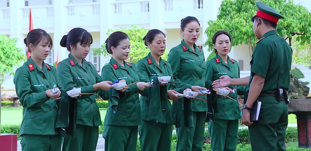 Mũi trưởng Long từng tuyên bố sợ Nam Thư nhất dàn Sao Nhập Ngũ nhưng ảnh hậu trường lại ngược hoàn toàn - Ảnh 7. Mũi trưởng Long từng tuyên bố sợ Nam Thư nhất dàn Sao Nhập Ngũ nhưng ảnh hậu trường lại ngược hoàn toàn - Ảnh 7.