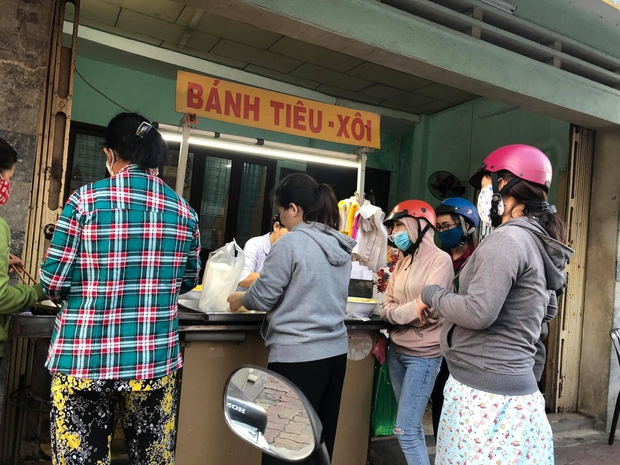 Quán bánh tiêu “chảnh” nhất Việt Nam: Vừa dọn ra đã treo biển hết hàng, khách đồn mua được là do… nhân phẩm - Ảnh 2. Quán bánh tiêu “chảnh” nhất Việt Nam: Vừa dọn ra đã treo biển hết hàng, khách đồn mua được là do… nhân phẩm - Ảnh 2.