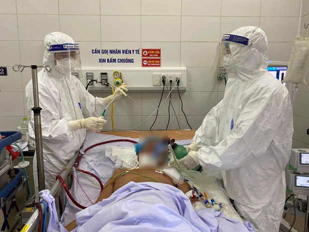 Cụ bà 79 tuổi mắc Covid-19 tiên lượng khó qua khỏi, đang điều trị tại BV Phổi Đà Nẵng - Ảnh 1. Cụ bà 79 tuổi mắc Covid-19 tiên lượng khó qua khỏi, đang điều trị tại BV Phổi Đà Nẵng - Ảnh 1.