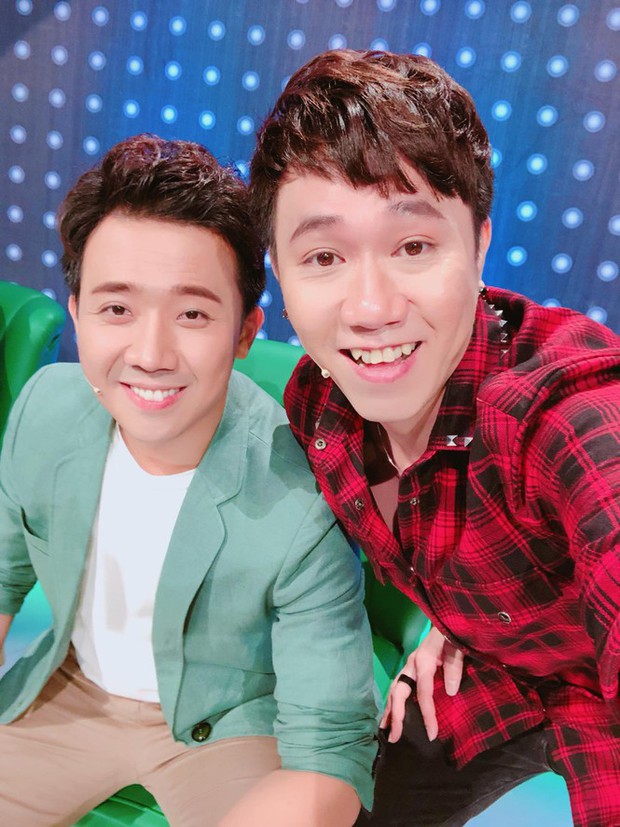 Những cặp bạn thân từ thời còn đi học của showbiz: Anh Đức - Trấn Thành quen nhau từ cấp 2, Mỹ Tâm - Hiền Thục thân nhau vì lý do không ngờ - Ảnh 2.