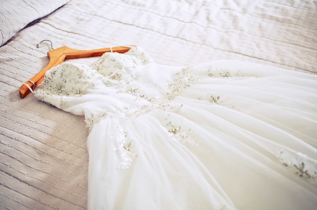 Từ chuyện Tóc Tiên gửi váy cưới sang Mỹ để giặt: Hóa ra có dịch vụ giặt dành riêng cho đồ hiệu xa xỉ, mức phí lên tới nửa tỷ - Ảnh 5.