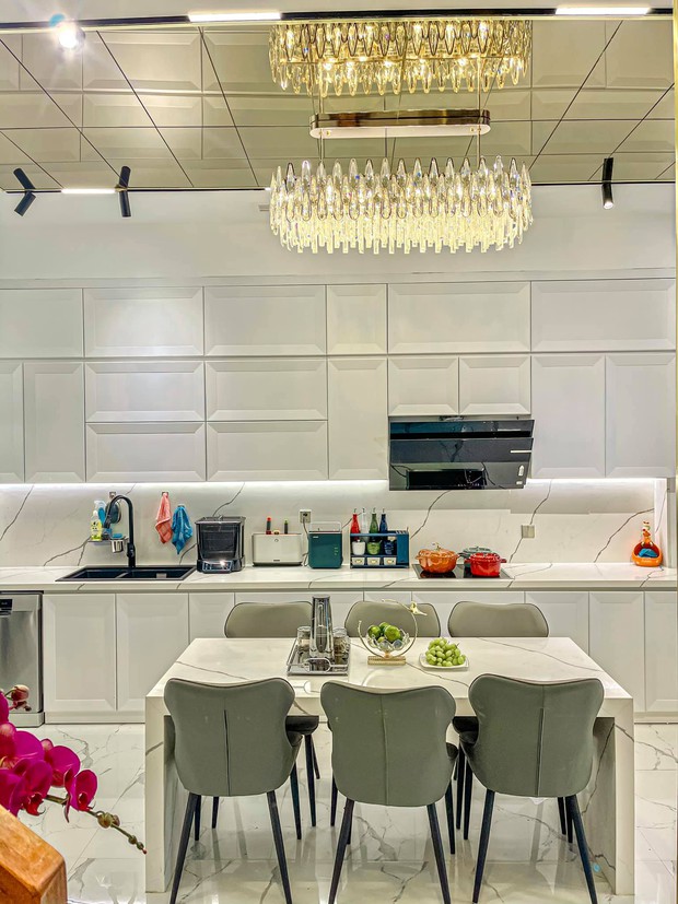 Nhà Vinhomes của vợ chồng trẻ: 18 tỷ đồng, 4 tầng, nội thất đắt đỏ - Ảnh 6.